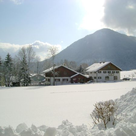 Gaestehaus Menkenbauer โรพอลดิง ภายนอก รูปภาพ
